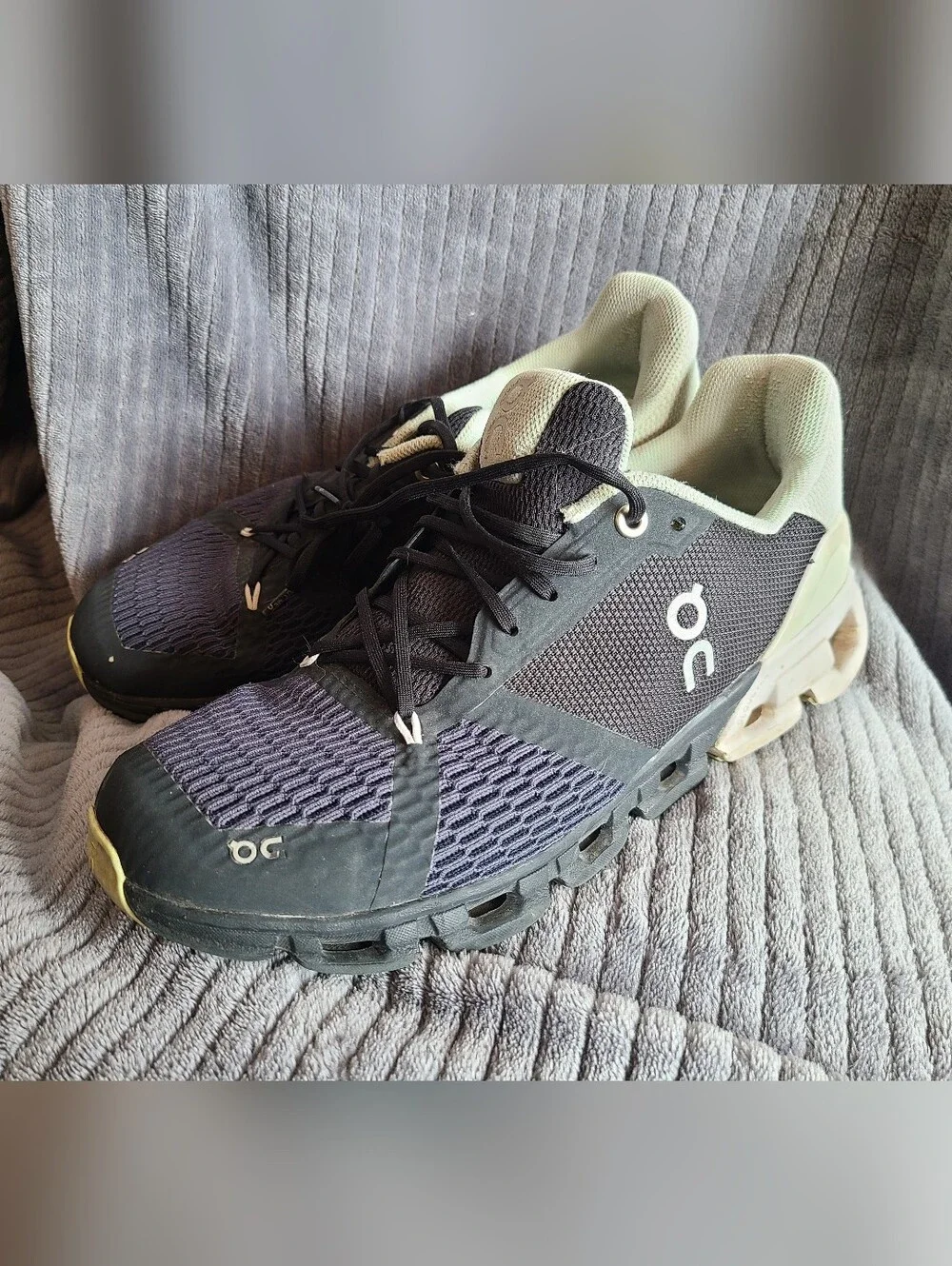 Women's size 9W wide On Cloud CloudFlyer (1D) running black/mint sneakers shoes